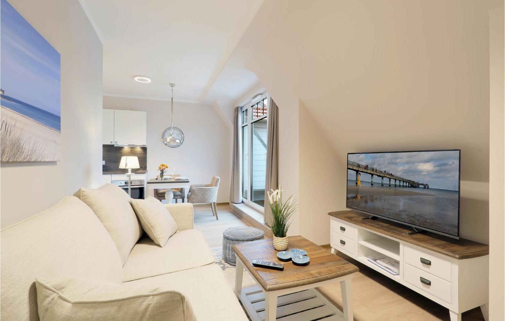 Amazing apartment in Ostseebad Boltenhagen with 1 Bedrooms, Sauna&WiFi Buitenkant foto