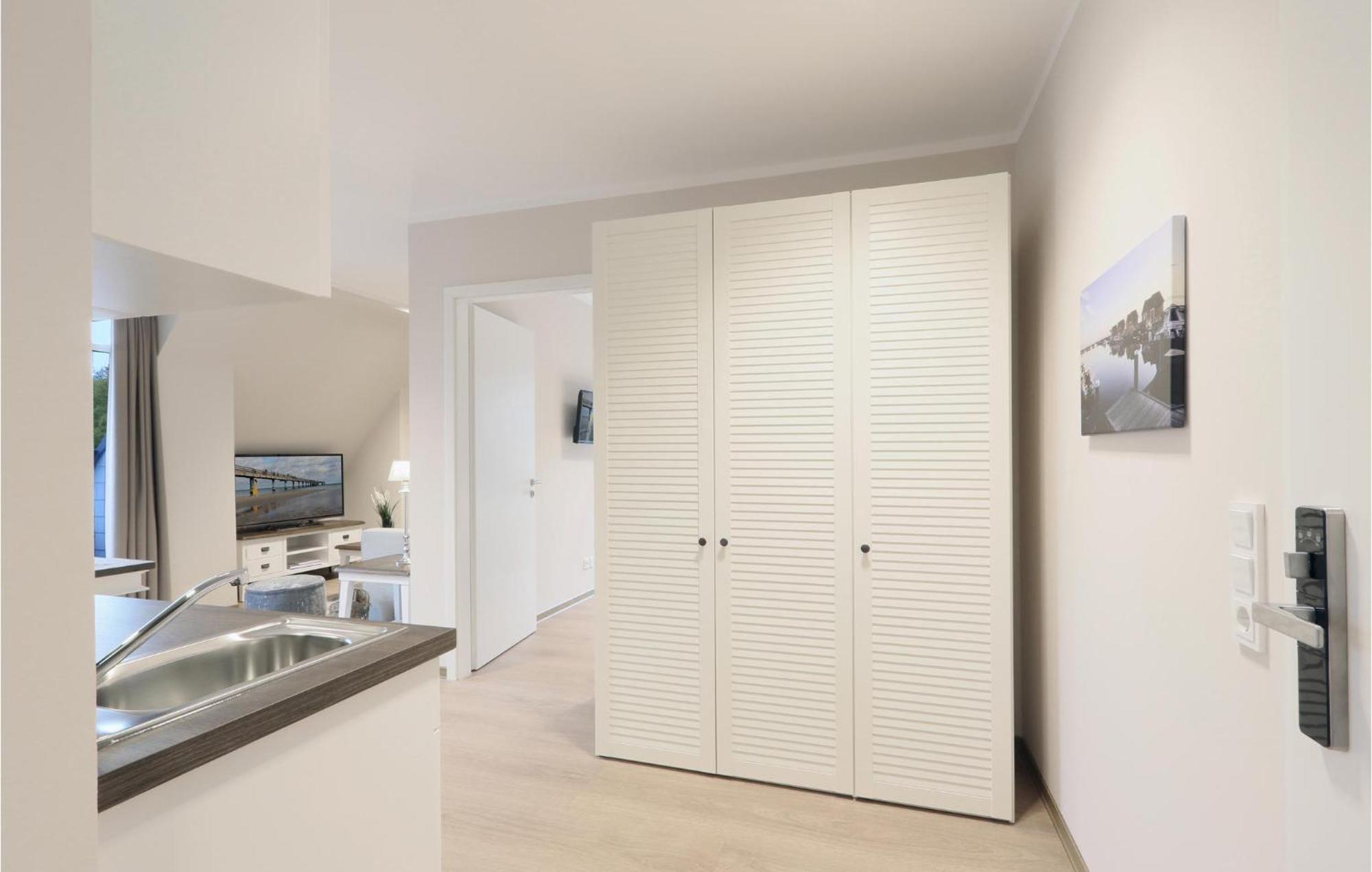 Amazing apartment in Ostseebad Boltenhagen with 1 Bedrooms, Sauna&WiFi Buitenkant foto