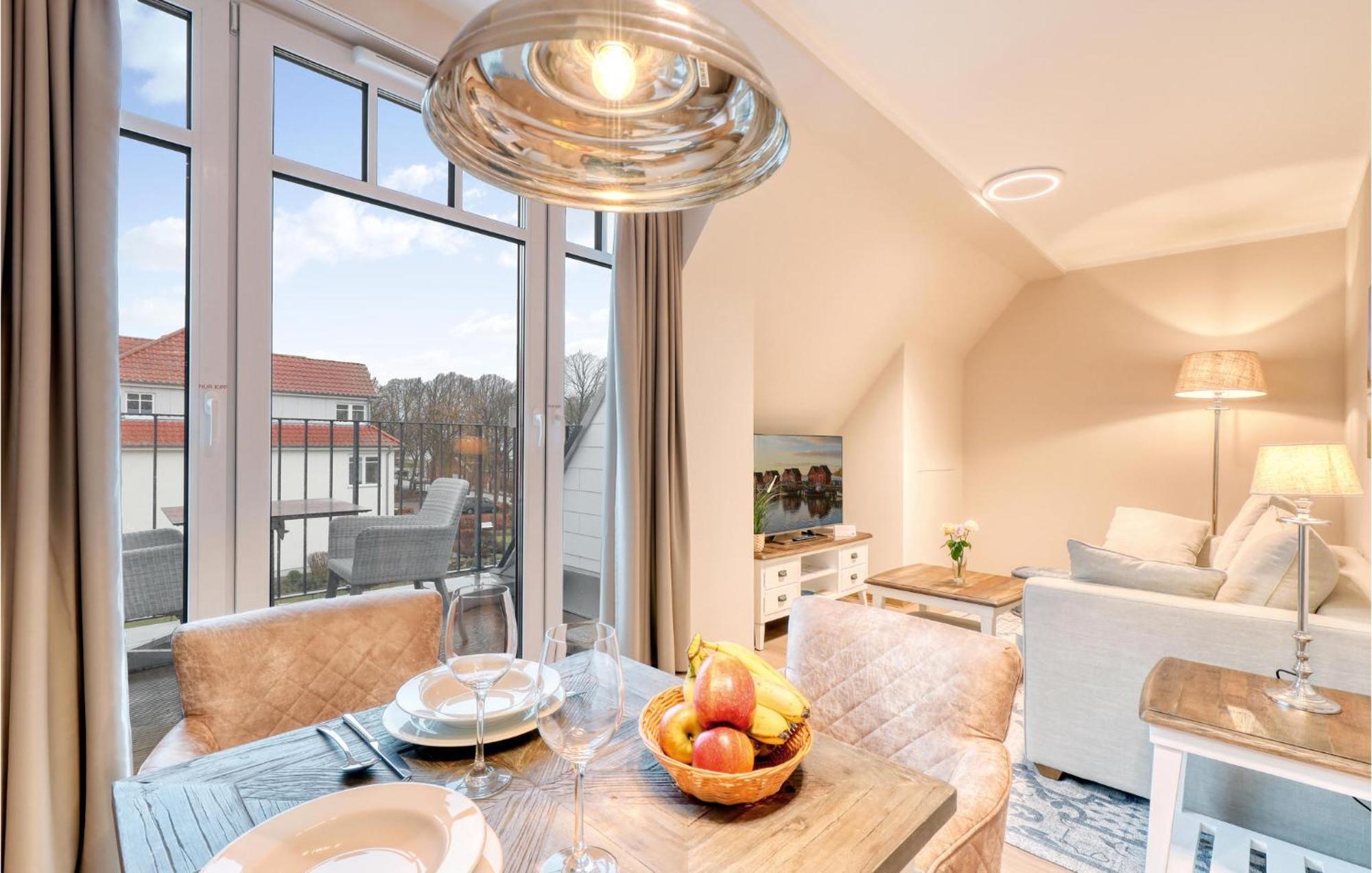 Amazing apartment in Ostseebad Boltenhagen with 1 Bedrooms, Sauna&WiFi Buitenkant foto
